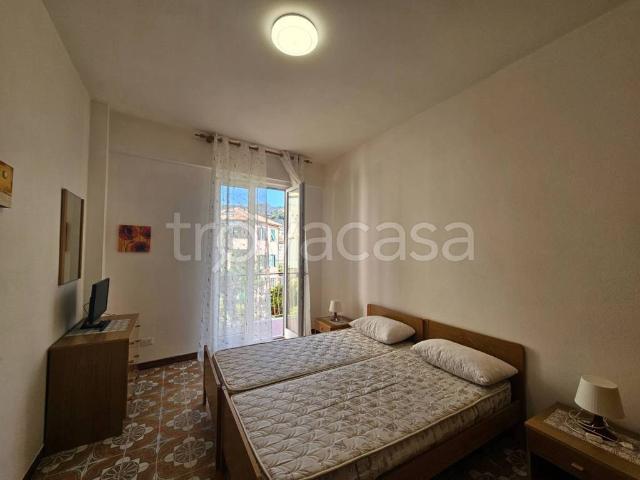 Appartamento in affitto a Moneglia via Cavur, centrale, balcone, cucina abitabile TrovaCasa