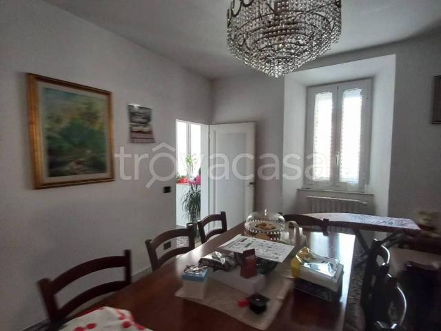 Appartamento in affitto a Monte Vidon Corrado corso Giuseppe Garibaldi, 1, non arredato/vuoto, cucina abitabile, sala da pranzo TrovaCasa