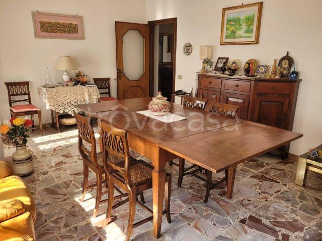 Appartamento in affitto a Monterotondo via Francesco Grasselli, arredato, zona residenziale, infissi in legno TrovaCasa