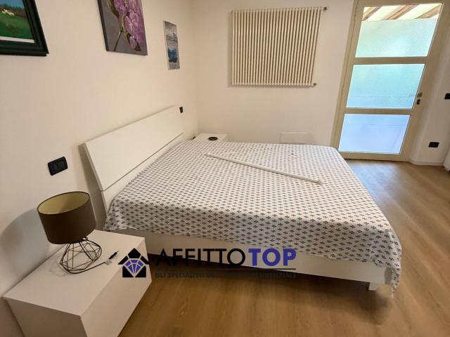 Appartamento in Affitto a Montignoso