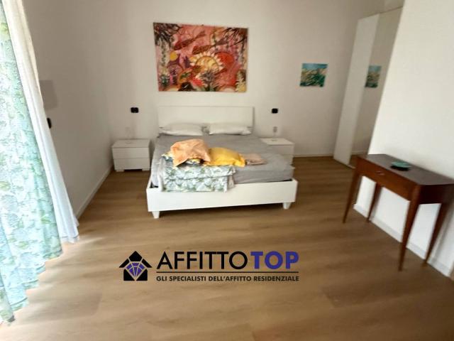 Appartamento in Affitto a Montignoso