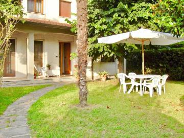 Appartamento in affitto a Montignoso, arredato, giardino, buono stato TrovaCasa