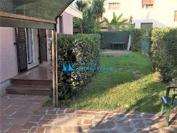Appartamento in affitto a Montignoso MS