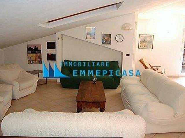 Appartamento in affitto a Montignoso MS