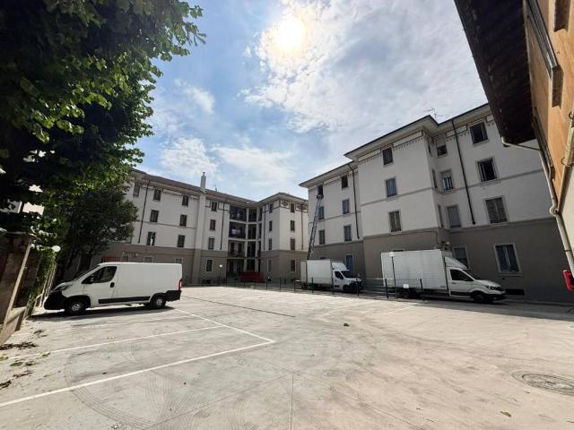 Appartamento in affitto a Monza MB