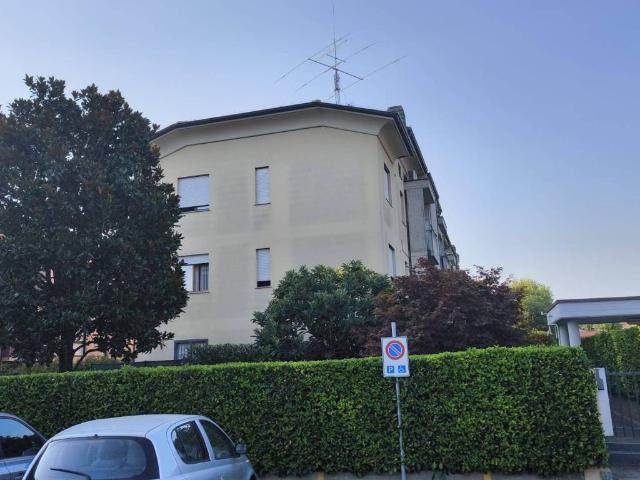 Appartamento in affitto a Monza MB