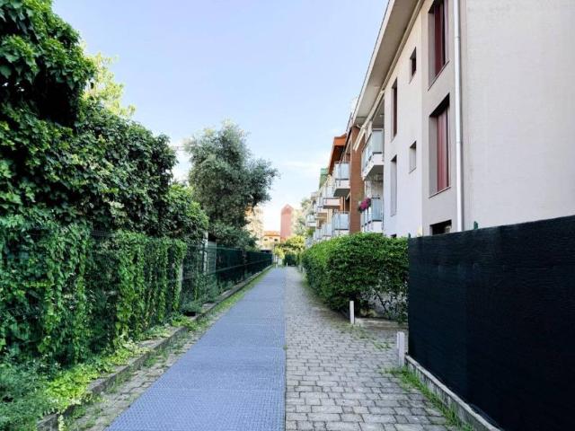 Appartamento in affitto a Monza via Ugo Bassi, 11, San Fruttuoso