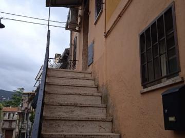 Appartamento in affitto a Moricone via Benedetto Cairoli 27