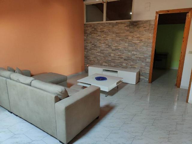 Appartamento in affitto a Motta Sant'Anastasia CT