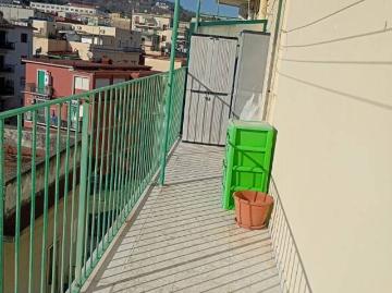 Appartamento in Affitto a Napoli