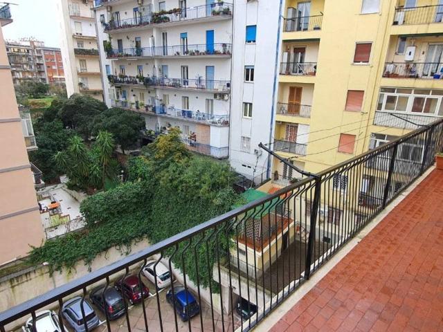Appartamento in affitto a Napoli