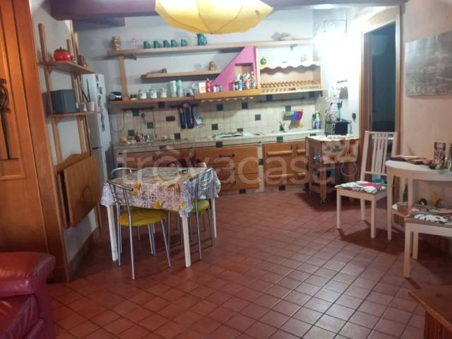 Appartamento in affitto a Napoli via Carlo Pisacane, Tribunali