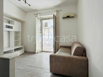 Appartamento in affitto a Napoli via Chiaia, arredato, ascensore, doppia esposizione TrovaCasa