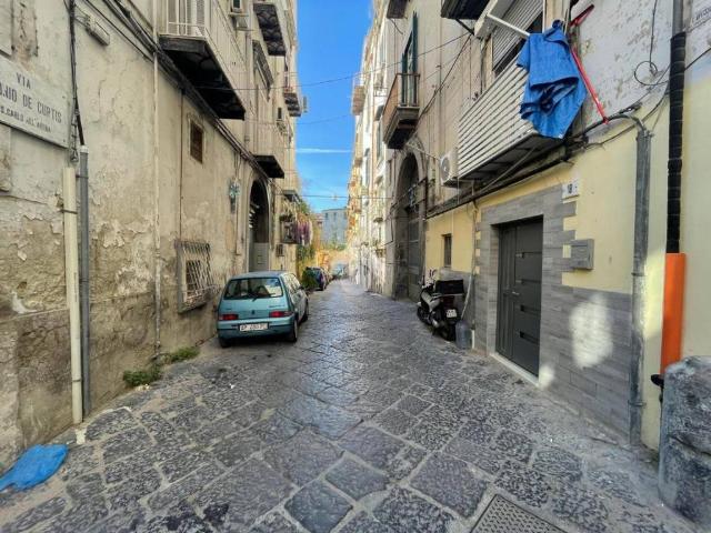 Appartamento in affitto a Napoli via Antonio de Curtis, 19, arredato, ristrutturato, centrale TrovaCasa