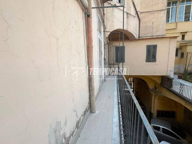 Appartamento in affitto a Napoli via della Sapienza, giardino privato, luminoso, balcone TrovaCasa