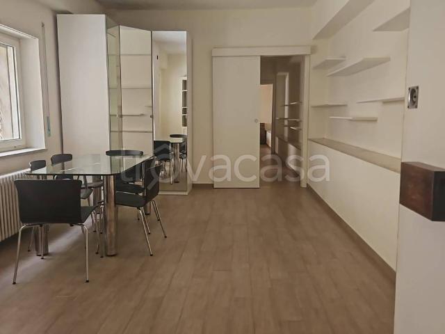 Appartamento in affitto a Napoli via Orazio, parzialmente arredato, contesto signorile, cucina abitabile TrovaCasa
