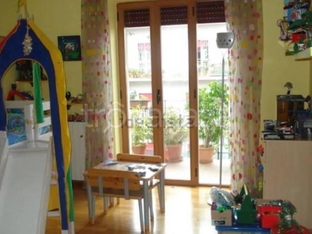 Appartamento in affitto a Napoli via Luigi Caldieri, 26, doppia esposizione, ristrutturato, luminoso TrovaCasa