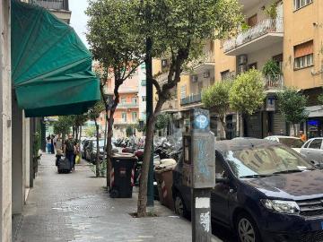 Appartamento in affitto a Napoli via Maurizio De Vito Piscicelli, non arredato/vuoto, doppia esposizione, zona servita TrovaCasa