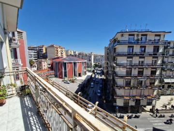 Appartamento in affitto a Napoli via san giacomo dei capri 42, arredato, doppia esposizione, collinare TrovaCasa