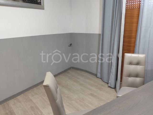 Appartamento in affitto a Napoli via Sartania, arredato, cucina abitabile, studio TrovaCasa