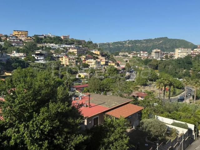 Appartamento in affitto a Napoli via Sartania, arredato, posto auto, senza ascensore TrovaCasa