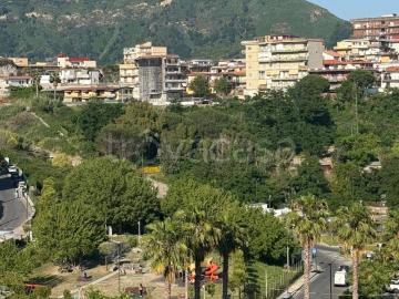 Appartamento in affitto a Napoli via Sartania, posto auto, senza ascensore, luminoso TrovaCasa