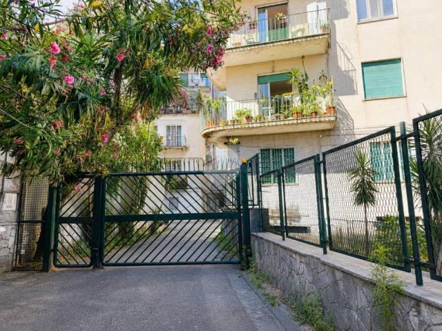 Appartamento in affitto a Napoli via Settimio Severo Caruso, 20, non arredato/vuoto, posto auto, ascensore TrovaCasa
