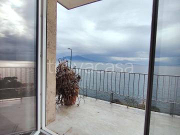 Appartamento in affitto a Napoli via Posillipo, terrazzo, ascensore, contesto signorile TrovaCasa