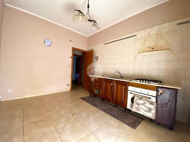 Appartamento in affitto a Napoli via Umbria, 77, non arredato/vuoto, luminoso, balcone TrovaCasa