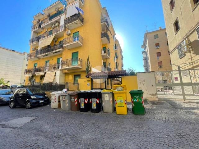 Appartamento in affitto a Napoli viale Colli Aminei, 21, non arredato/vuoto, ascensore, luminoso TrovaCasa