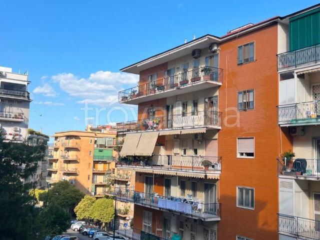 Appartamento in affitto a Napoli viale degli Astronauti, non arredato/vuoto, buono stato, riscaldamento centralizzato TrovaCasa