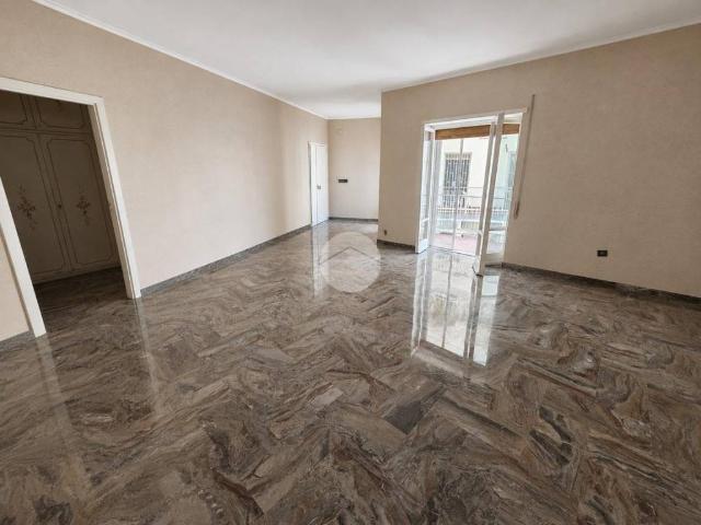 Appartamento in affitto a Napoli viale degli Oleandri, 13, non arredato/vuoto, ascensore, vicinanze negozi TrovaCasa