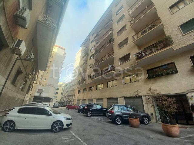 Appartamento in affitto a Napoli vico Santa Maria a Cappella Vecchia, 8b, non arredato/vuoto, posto auto, ascensore TrovaCasa