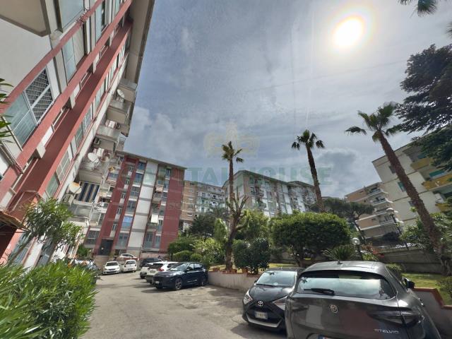 Appartamento in Affitto a Napoli Fuorigrotta