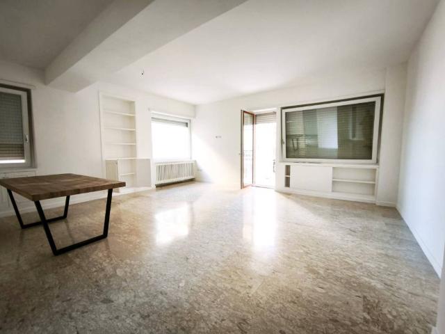 Appartamento in affitto a Napoli NA