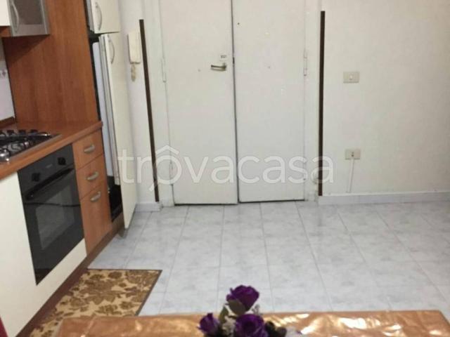 Appartamento in affitto a Napoli piazza Dante, arredato, studio TrovaCasa