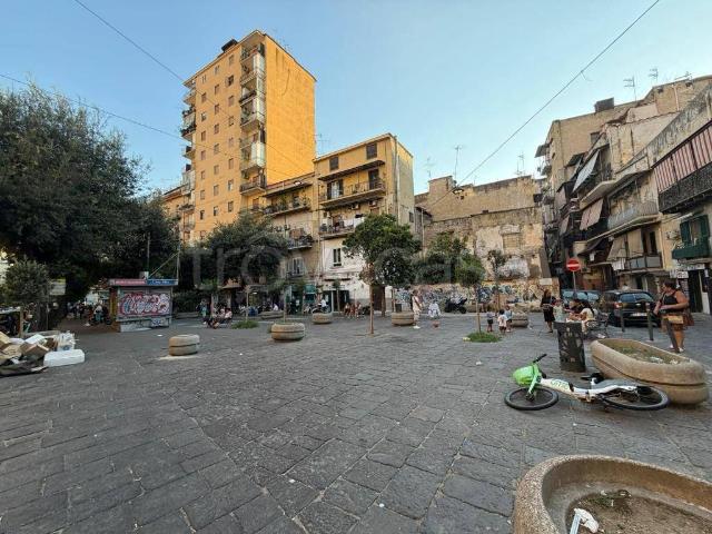Appartamento in affitto a Napoli piazza Volturno, arredato, ascensore, doppia esposizione TrovaCasa