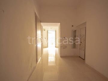Appartamento in affitto a Napoli salita Santa Maria Apparente, 2, non arredato/vuoto, terrazzo, centrale TrovaCasa