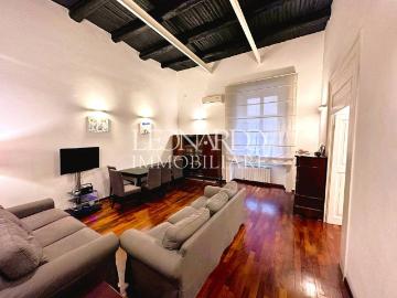 Appartamento in affitto a Napoli salita Trinità degli Spagnoli, arredato, travi a vista, ascensore TrovaCasa