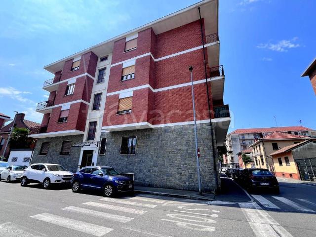 Appartamento in affitto a Nichelino via Nazario Sauro, 18, non arredato/vuoto, terrazzo, ascensore TrovaCasa