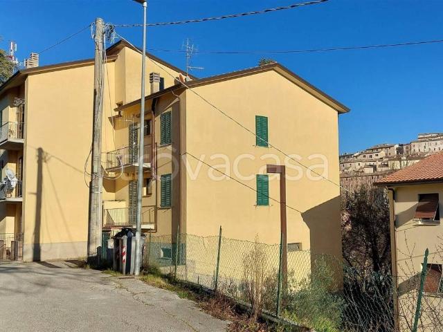 Appartamento in affitto a Nocera Umbra via Pirandello, 8, arredato, riscaldamento autonomo, vista panoramica TrovaCasa