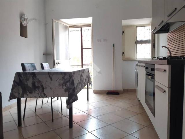 Appartamento in affitto a Nocera Inferiore via Francesco Solimena, 110, parzialmente arredato, centrale, balcone TrovaCasa