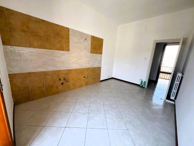 Appartamento in affitto a Nola via San Paolo Belsito, non arredato/vuoto, posto auto, ultimo piano TrovaCasa