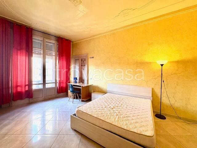 Appartamento in affitto a Novara largo San Martino, 2, arredato, balcone TrovaCasa
