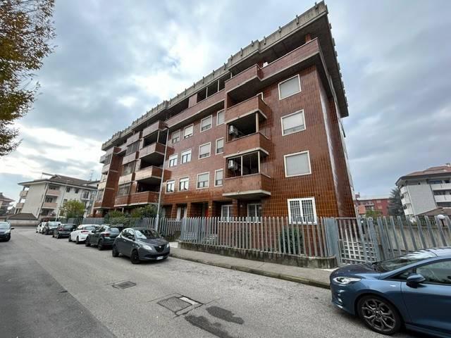 Appartamento in affitto a Novara NO