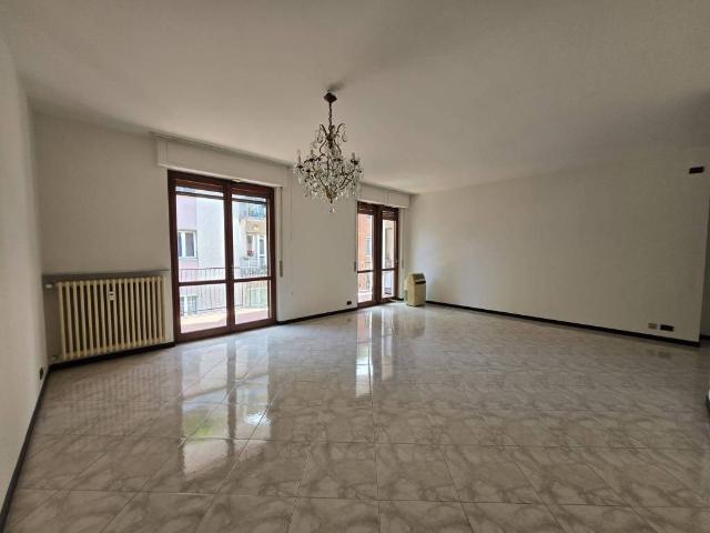 Appartamento in affitto a Novara NO