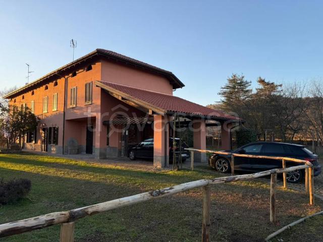 Appartamento in affitto a Oleggio Castello via Pianelle, 22, non arredato/vuoto, giardino privato, box TrovaCasa