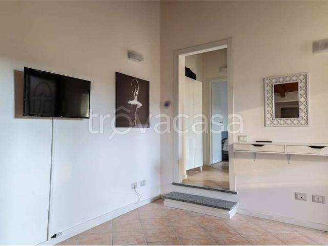 Appartamento in affitto a Oleggio, arredato, box, cantina TrovaCasa