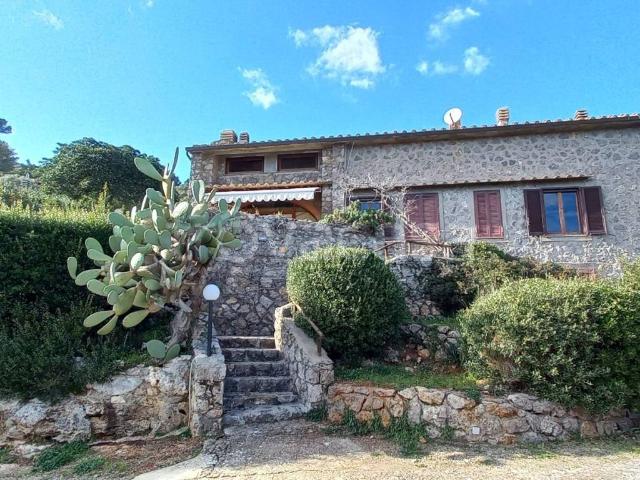 Appartamento in affitto a Orbetello via delle Mimose, arredato, terrazzo, caminetto TrovaCasa