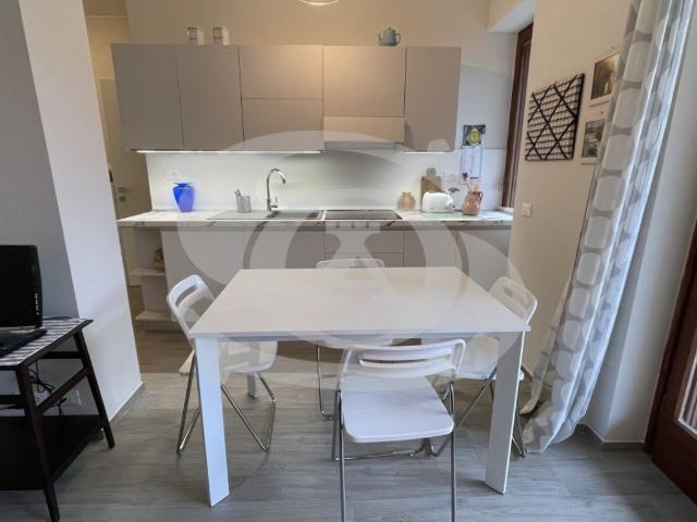 Appartamento in affitto a Ospedaletti corso Regina Margherita, 158, terrazzo, vista mare, ristrutturato TrovaCasa